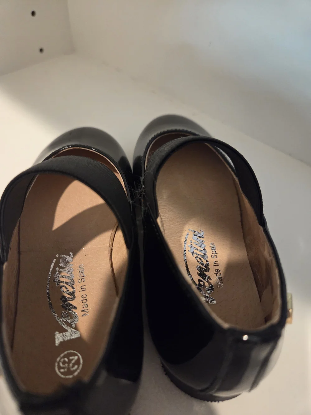 Venettini sleek patent